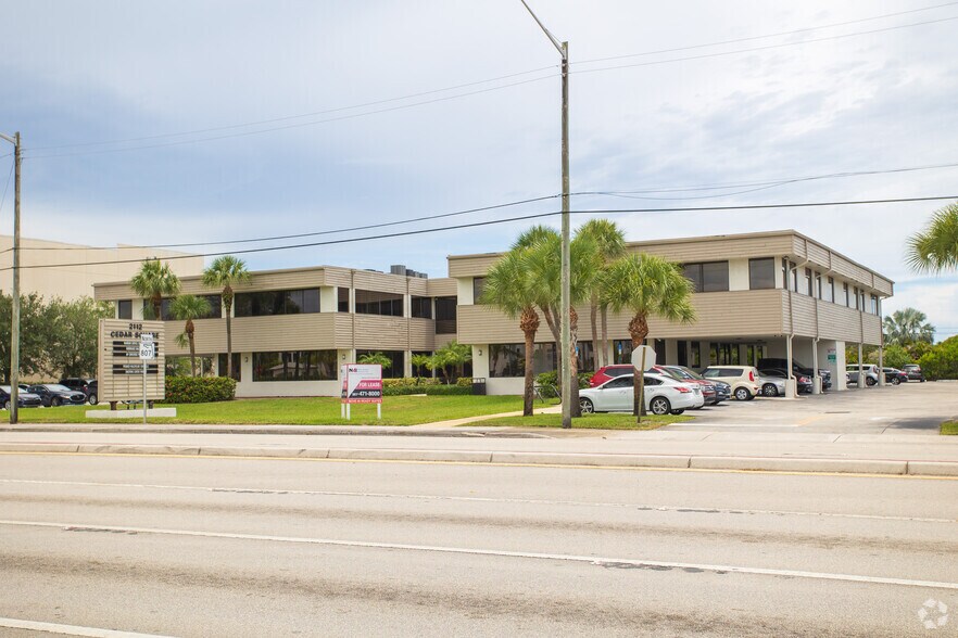 2112 S Congress Ave, West Palm Beach, FL à louer - Photo de l’immeuble – Image 2 sur 4