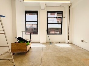 252 W 38th St, New York, NY à louer Photo intérieure– Image 2 sur 4