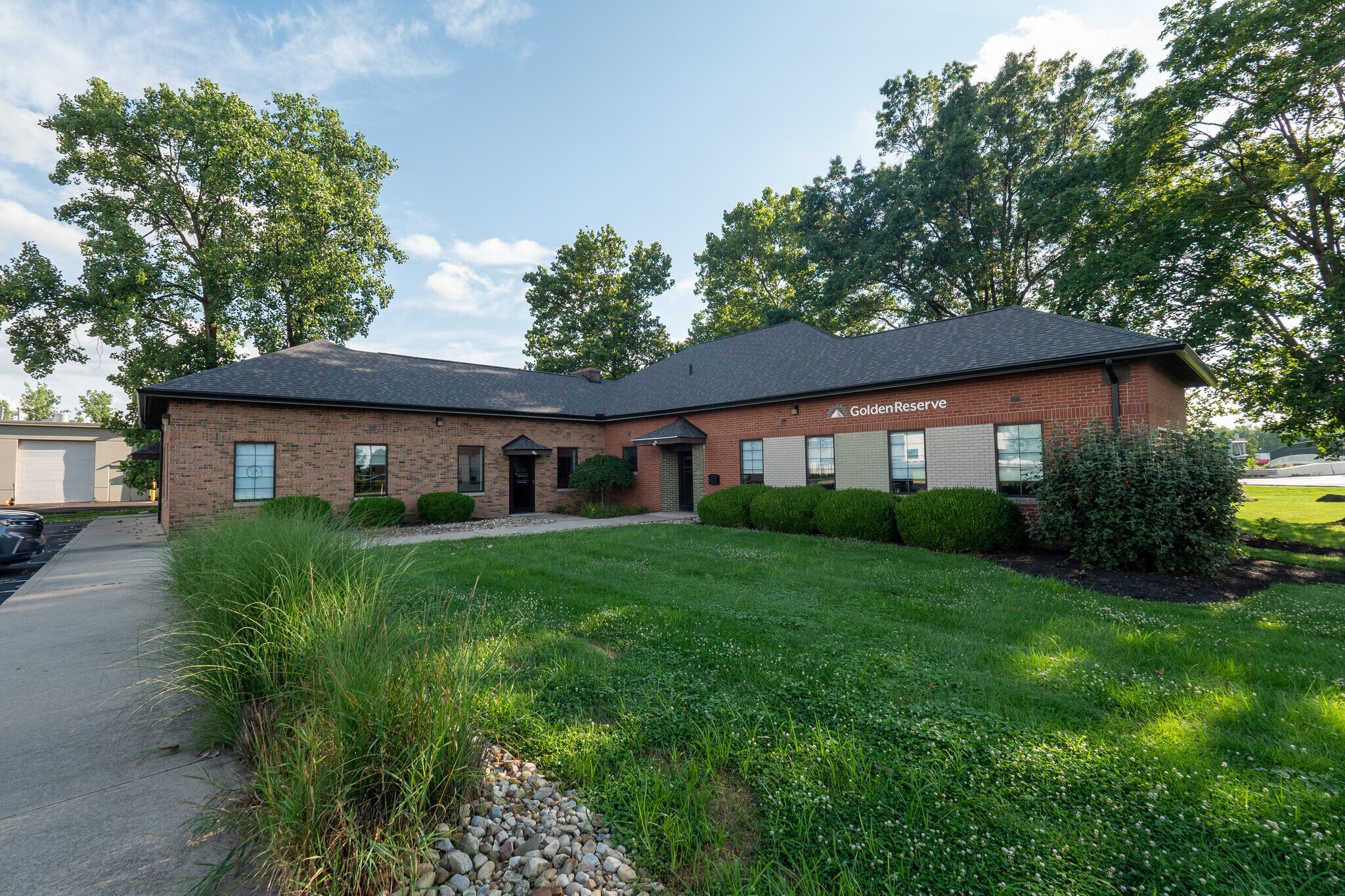 698 Morrison Rd, Columbus, OH à louer Photo principale– Image 1 sur 5