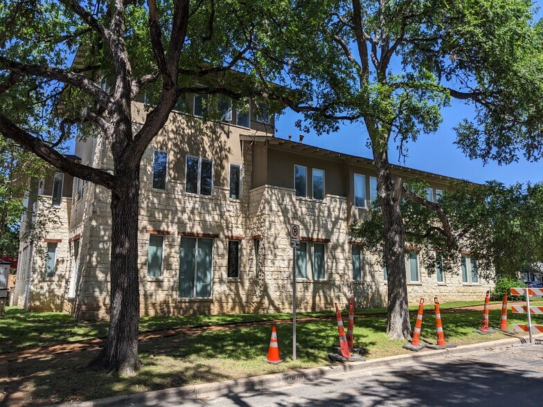 1508 W 5th St, Austin, TX à louer - Photo de l’immeuble – Image 2 sur 12