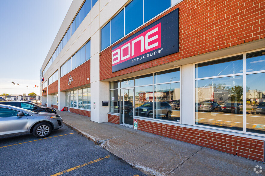 4451-4479 Aut Laval Ouest (A-440), Laval, QC à louer - Photo de l’immeuble – Image 3 sur 4