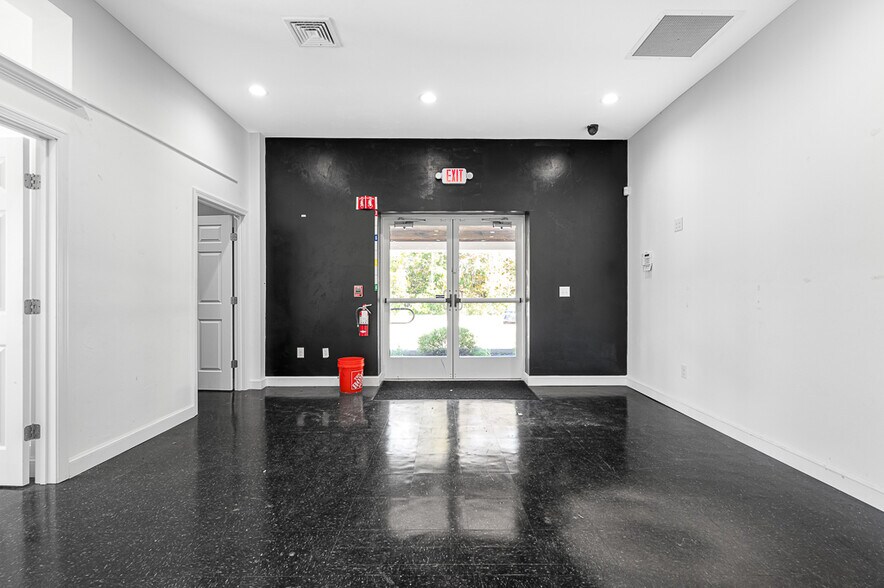 10 Meadow Rd, Spencer, MA à vendre - Photo de l’immeuble – Image 3 sur 80