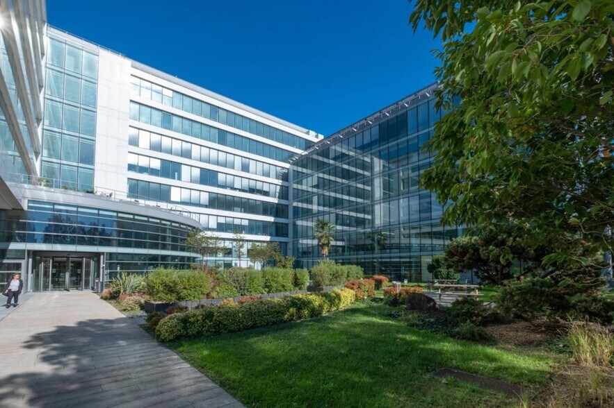 7-9 Avenue Robert Schuman, Rungis à louer - Photo de l’immeuble – Image 2 sur 2