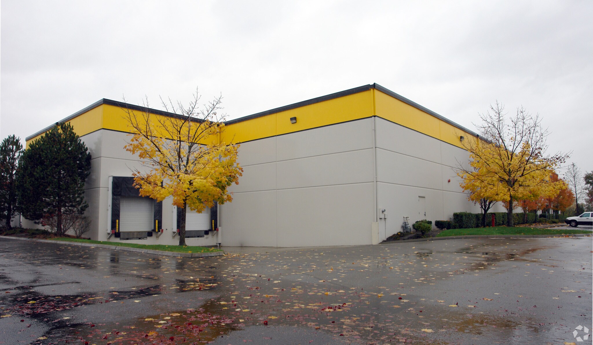 3051 E Valley Rd, Renton, WA à louer Photo de l’immeuble– Image 1 sur 6