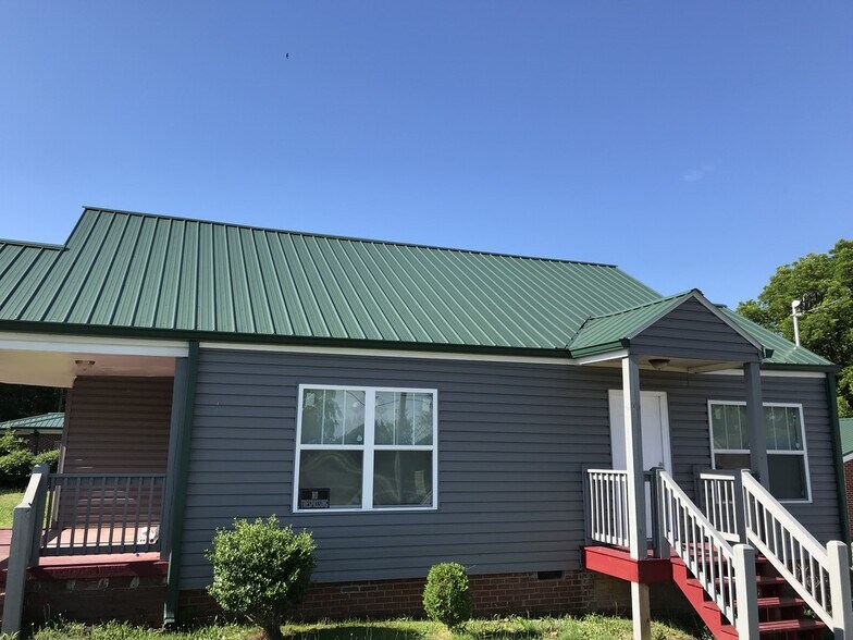 70 Felton Dr, Toccoa, GA à vendre - Photo de l’immeuble – Image 2 sur 5