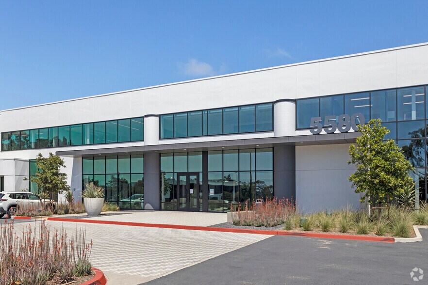 5580 Morehouse Dr, San Diego, CA à louer - Photo de l’immeuble – Image 2 sur 5