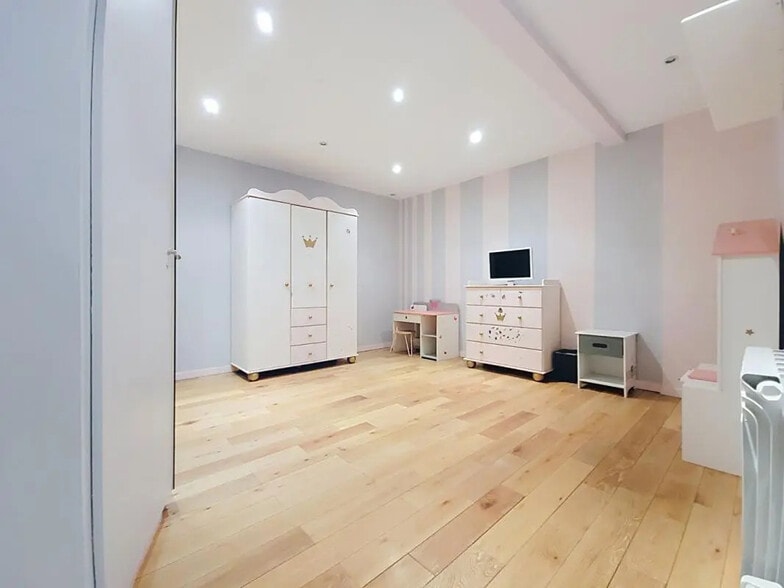 Bureau dans Paris à vendre - Photo de l’immeuble – Image 2 sur 6