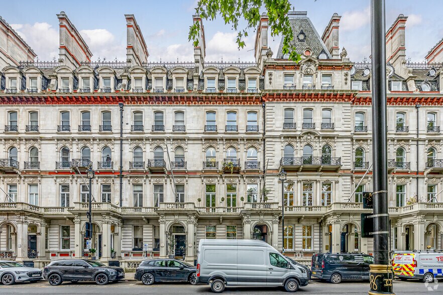 22 Grosvenor Gdns, Londres à louer - Photo principale – Image 1 sur 44