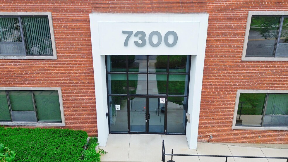 7300 N Cicero Ave, Lincolnwood, IL à vendre - Photo de l’immeuble – Image 3 sur 62