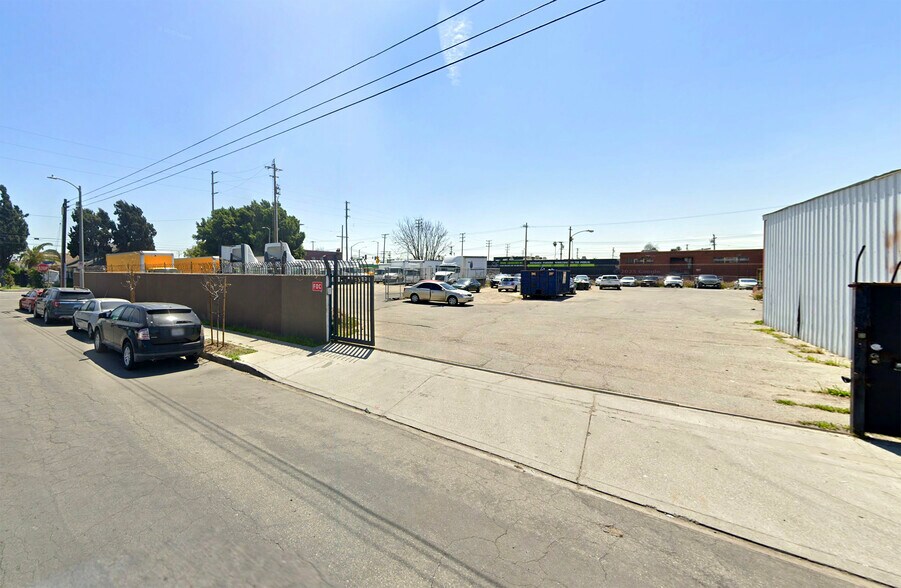 5801 Hooper Ave, Los Angeles, CA à louer - Photo de l’immeuble – Image 3 sur 4
