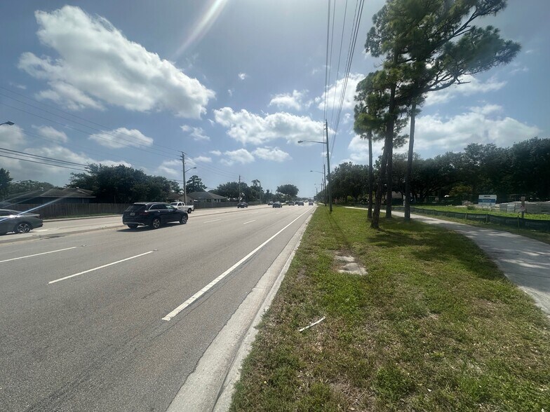 4670 Northlake Blvd, Palm Beach Gardens, FL à louer - Photo de la construction – Image 3 sur 4