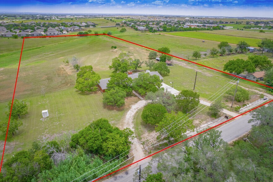 1221 Pieper Rd, New Braunfels, TX à vendre - Photo de l’immeuble – Image 2 sur 41