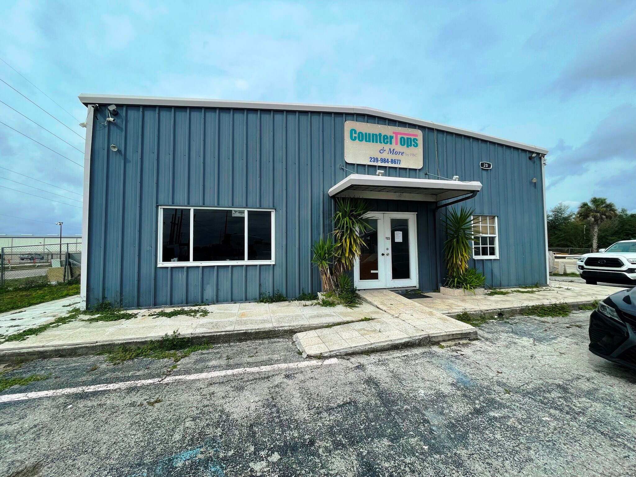 3205 Hanson St, Fort Myers, FL à louer Photo de l’immeuble– Image 1 sur 8