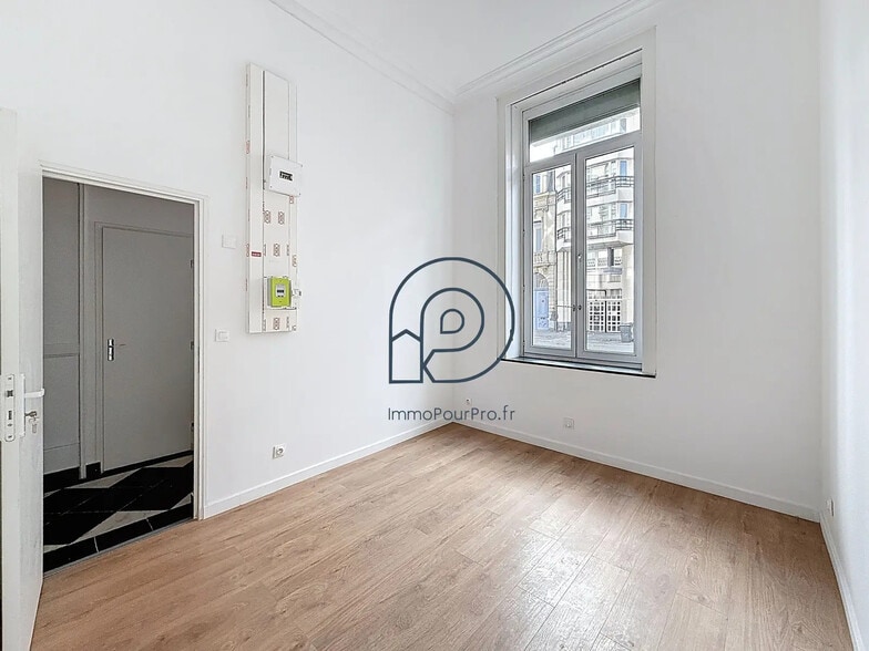 Bureau dans Lille à vendre - Photo de l’immeuble – Image 2 sur 8