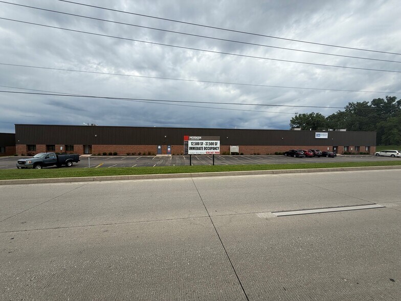 126 Kirkland Cir, Oswego, IL à louer - Photo de l’immeuble – Image 2 sur 6