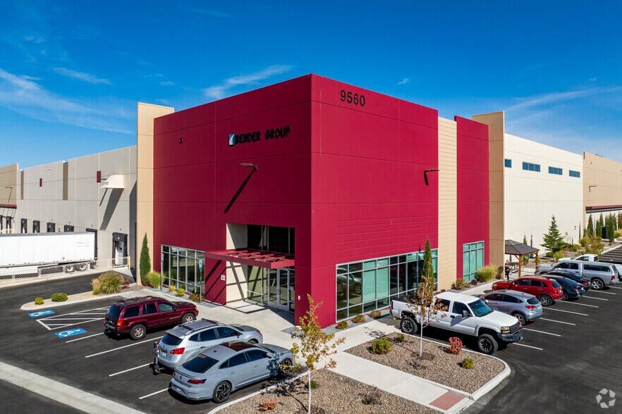 9560 N Virginia St, Reno, NV à louer - Photo principale – Image 1 sur 5