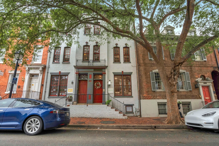 117 S Saint Asaph St, Alexandria, VA à vendre - Photo de l’immeuble – Image 1 sur 21