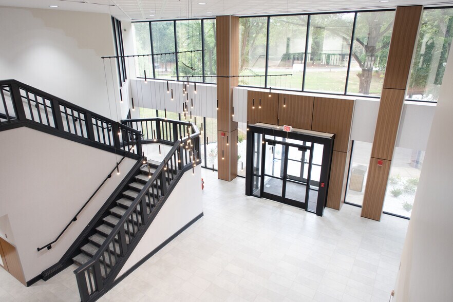 4100 S Stream Blvd, Charlotte, NC à louer - Photo de l’immeuble – Image 3 sur 30