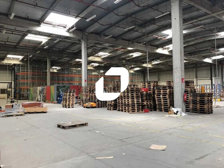 Local d’activités dans Coignières à louer - Photo intérieure – Image 3 sur 9