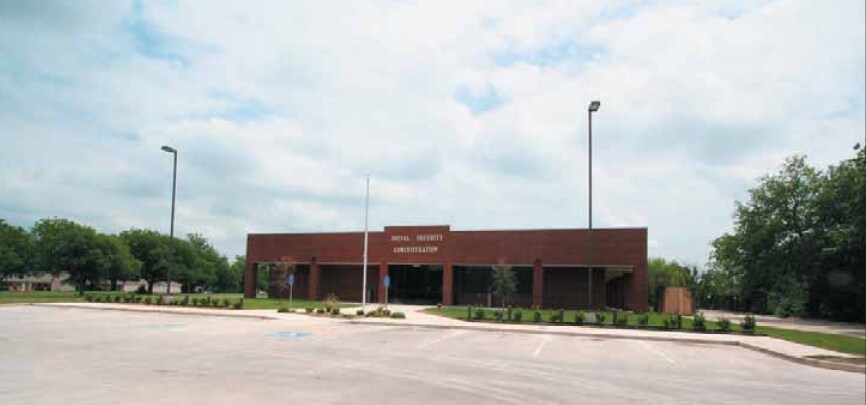 1711 W Henderson St, Cleburne, TX à vendre - Photo de l’immeuble – Image 2 sur 4