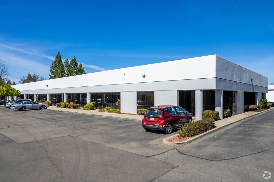1241 Quarry Ln, Pleasanton, CA à louer - Photo de l’immeuble – Image 2 sur 11