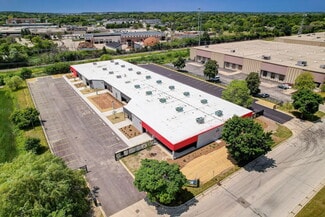 Plus de détails pour 8949 N Deerbrook Trl, Brown Deer, WI - Local d’activités à vendre