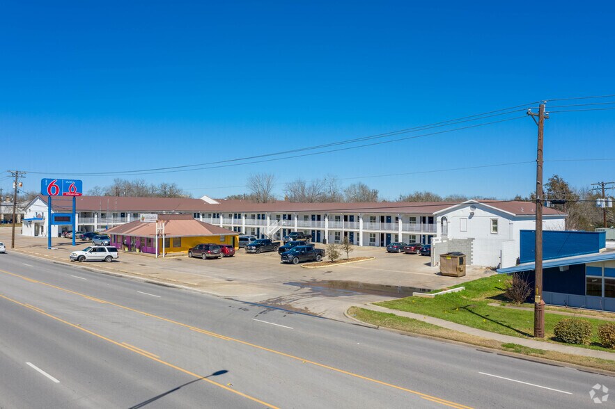 1601 S Texas Ave, Bryan, TX à vendre - Photo de l’immeuble – Image 3 sur 8