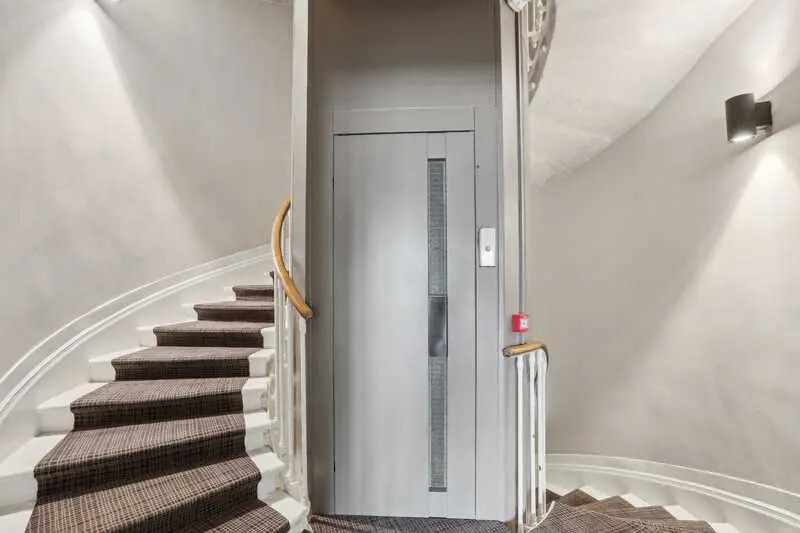 Bureau dans Bordeaux à louer - Hall d’entrée – Image 3 sur 11