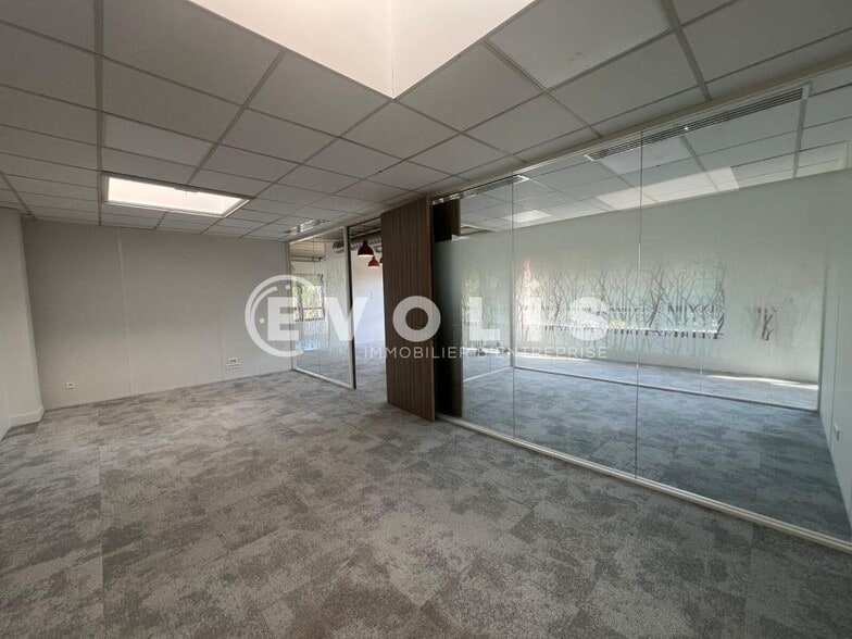 Bureau dans Les Ulis à vendre - Photo intérieure – Image 2 sur 10