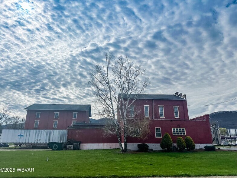 213 S Main St, Williamsport, PA à vendre - Photo de l’immeuble – Image 2 sur 4