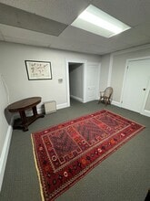 47-61 Langley Rd, Newton, MA à louer Photo intérieure– Image 2 sur 6