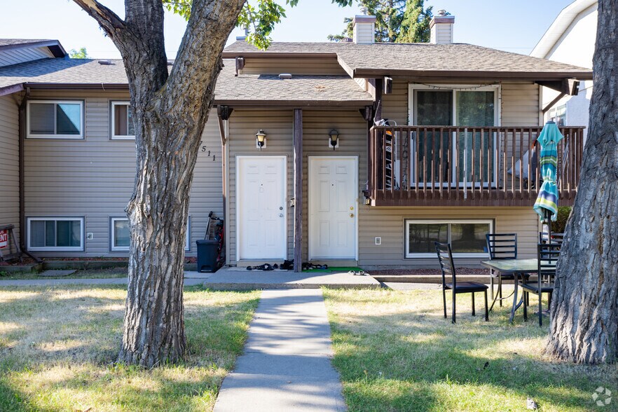 7511 41 Av NW, Calgary, AB à vendre - Photo de l’immeuble – Image 3 sur 3