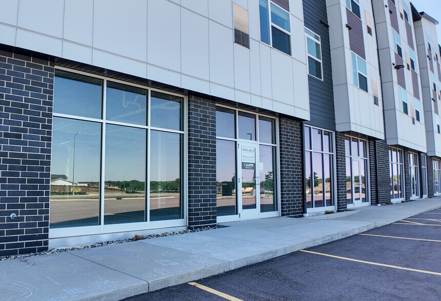 5501 E 18th St, Sioux Falls, SD à louer - Photo principale – Image 1 sur 12