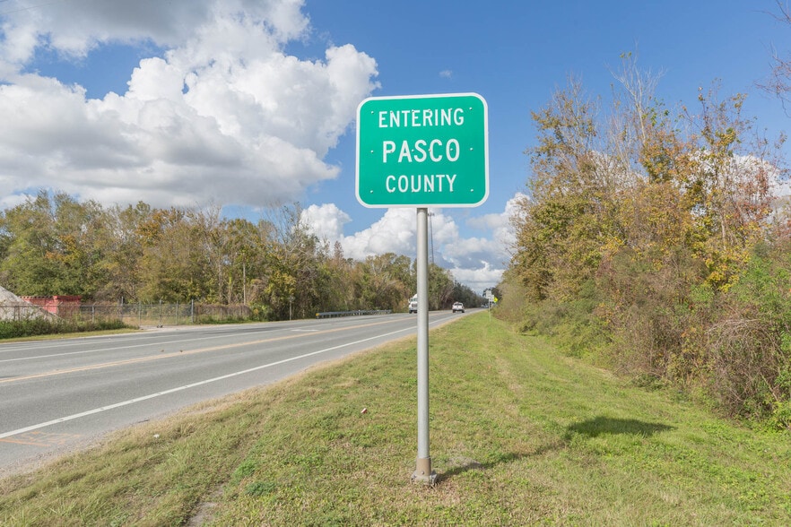 2050 Paul S Buchman Hwy, Zephyrhills, FL à vendre - Aérien – Image 3 sur 15