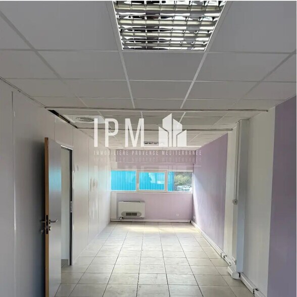 Bureau dans Martigues à louer - Photo de l’immeuble – Image 3 sur 7