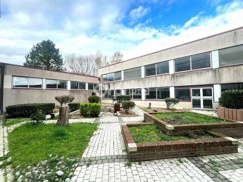 Bureau dans Saint-Gobain à louer - Photo de l’immeuble – Image 3 sur 3