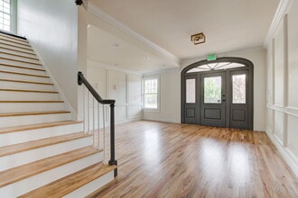 1319 N Classen Dr, Oklahoma City, OK à louer Hall d’entrée– Image 1 sur 20