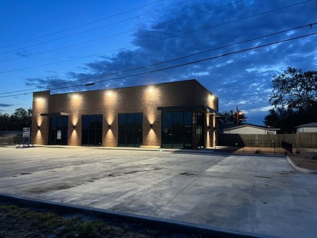108 N Jim Wright Fwy, Fort Worth, TX à louer - Photo de l’immeuble – Image 3 sur 11