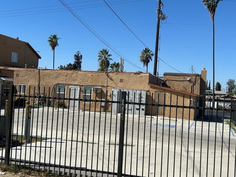 530 Union Ave, Bakersfield, CA à vendre - Photo de l’immeuble – Image 3 sur 28