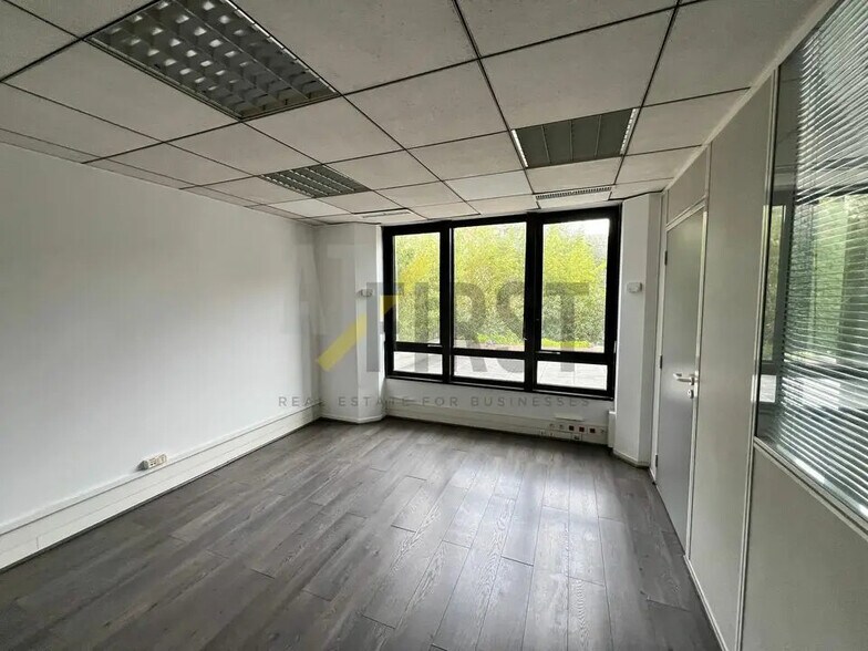 Bureau dans Cannes à louer - Photo de l’immeuble – Image 2 sur 12