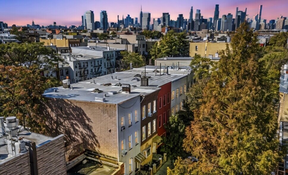 37 Jewel St, Brooklyn, NY à vendre - Photo de l’immeuble – Image 2 sur 31