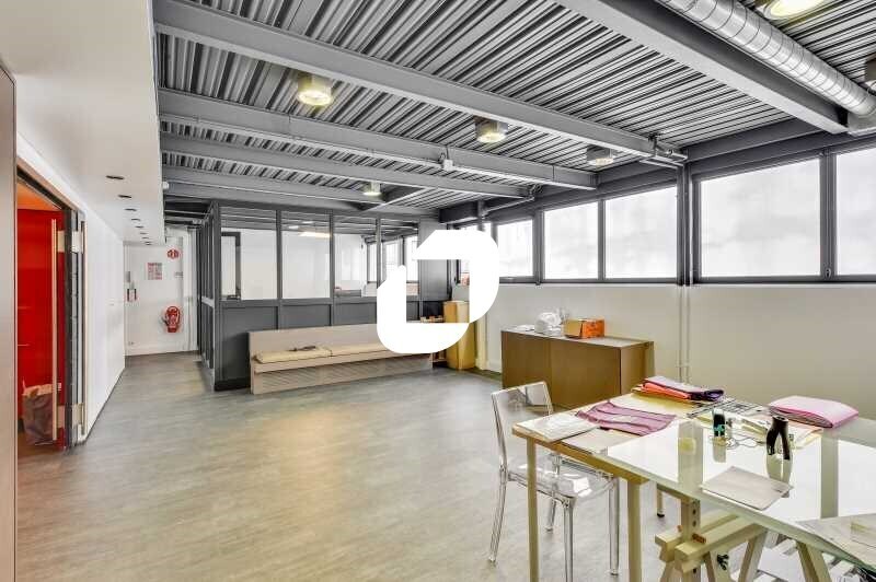Bureau dans Clichy à louer - Photo de l’immeuble – Image 1 sur 14