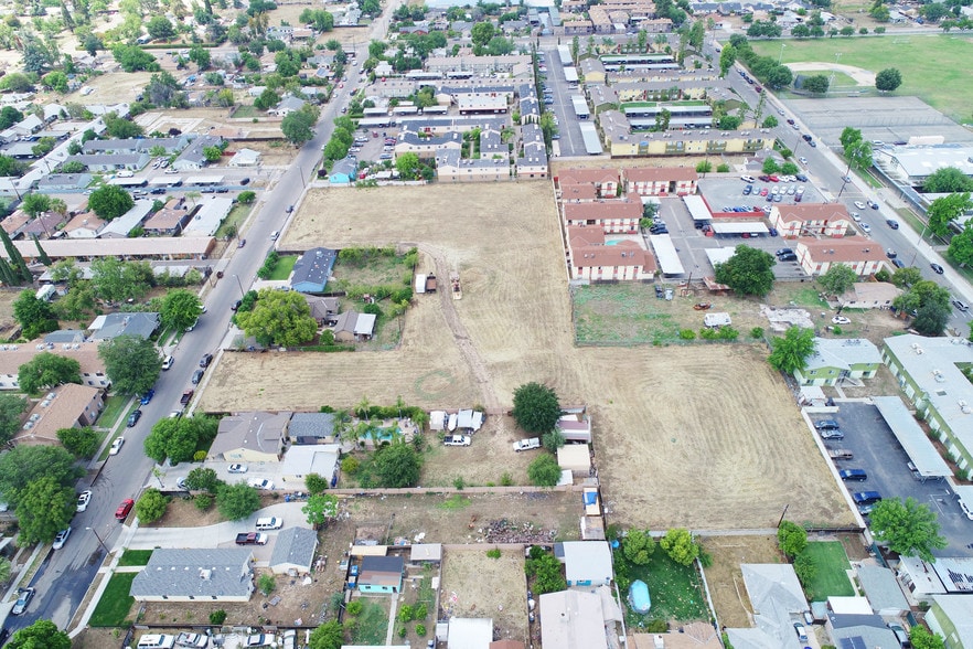 1250 N 8th St, Fresno, CA à vendre - Aérien – Image 3 sur 5