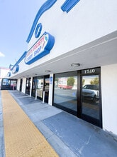 1736-1746 E Meats Ave, Orange, CA à louer Photo de l’immeuble– Image 2 sur 6