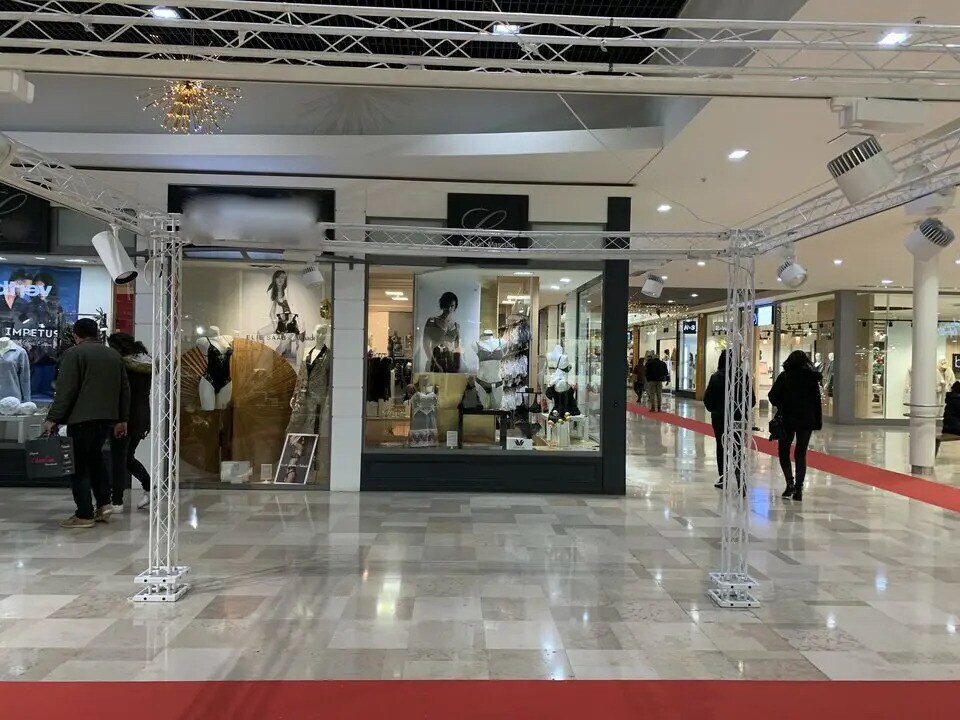 Local commercial dans Avignon à vendre Photo de l’immeuble– Image 1 sur 6