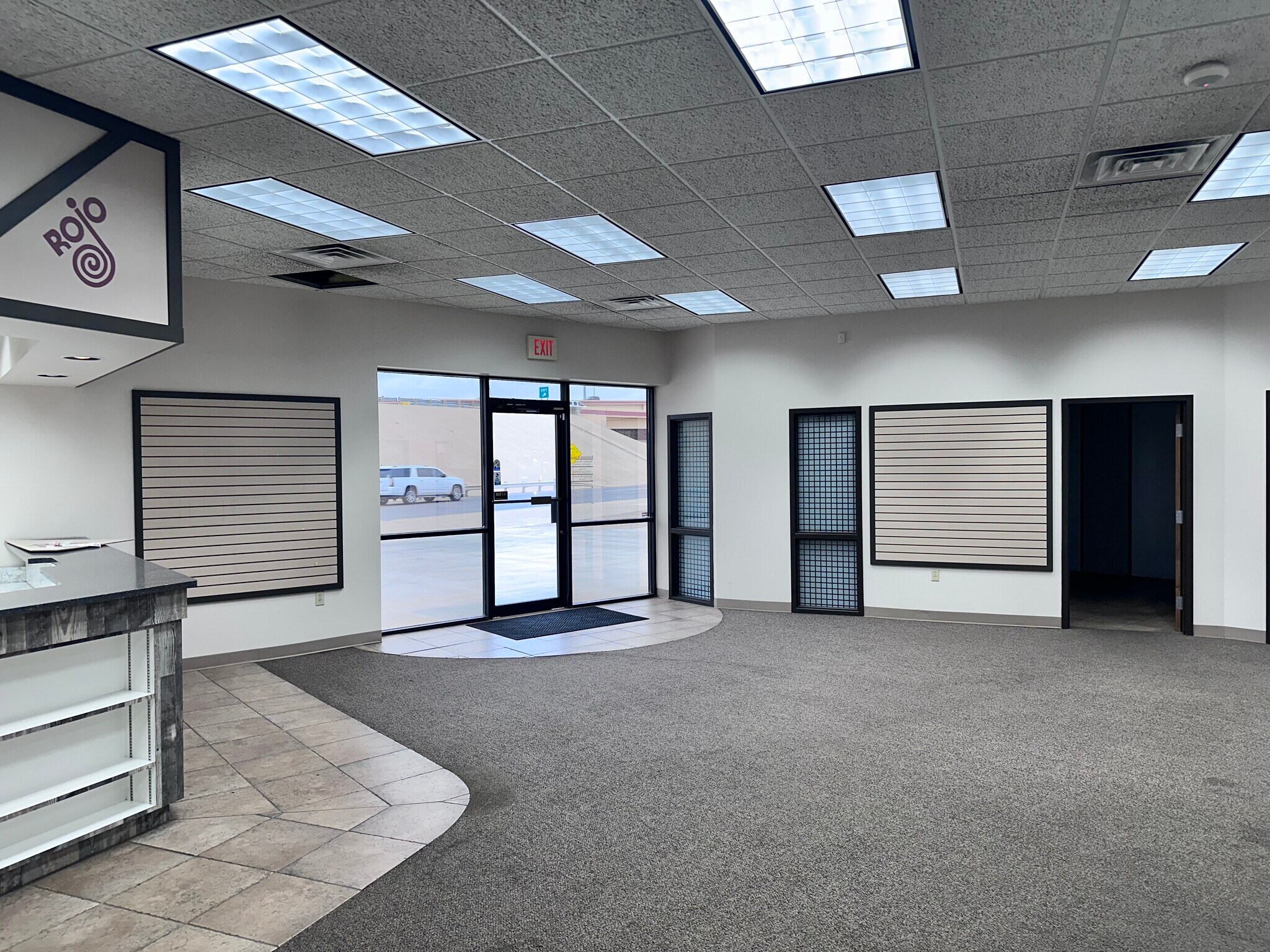 4809 W Loop 289, Lubbock, TX à louer Hall d’entrée– Image 1 sur 1