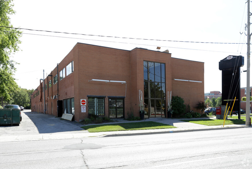 55 Erb St E, Waterloo, ON à louer - Photo de l’immeuble – Image 3 sur 6