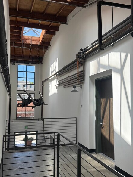 1046 Princeton Dr, Venice, CA à vendre - Photo de l’immeuble – Image 3 sur 14
