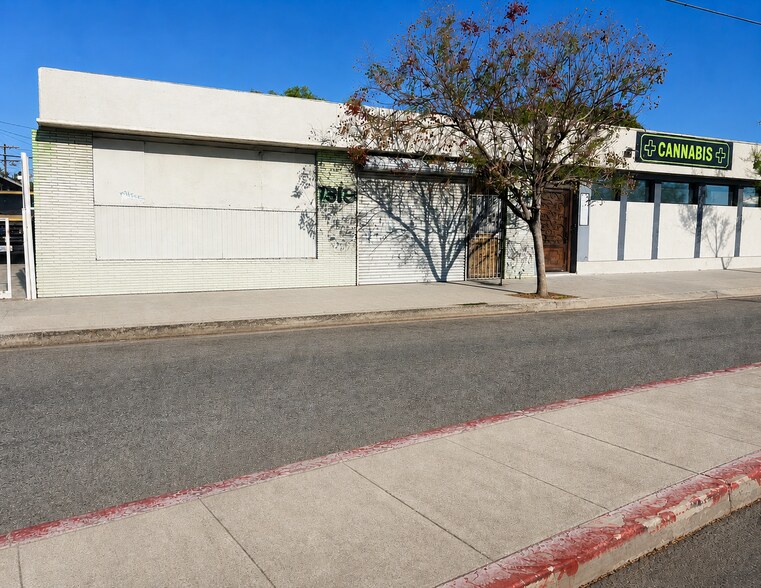 7318 S Vermont Ave, Los Angeles, CA à louer - Photo de l’immeuble – Image 1 sur 7