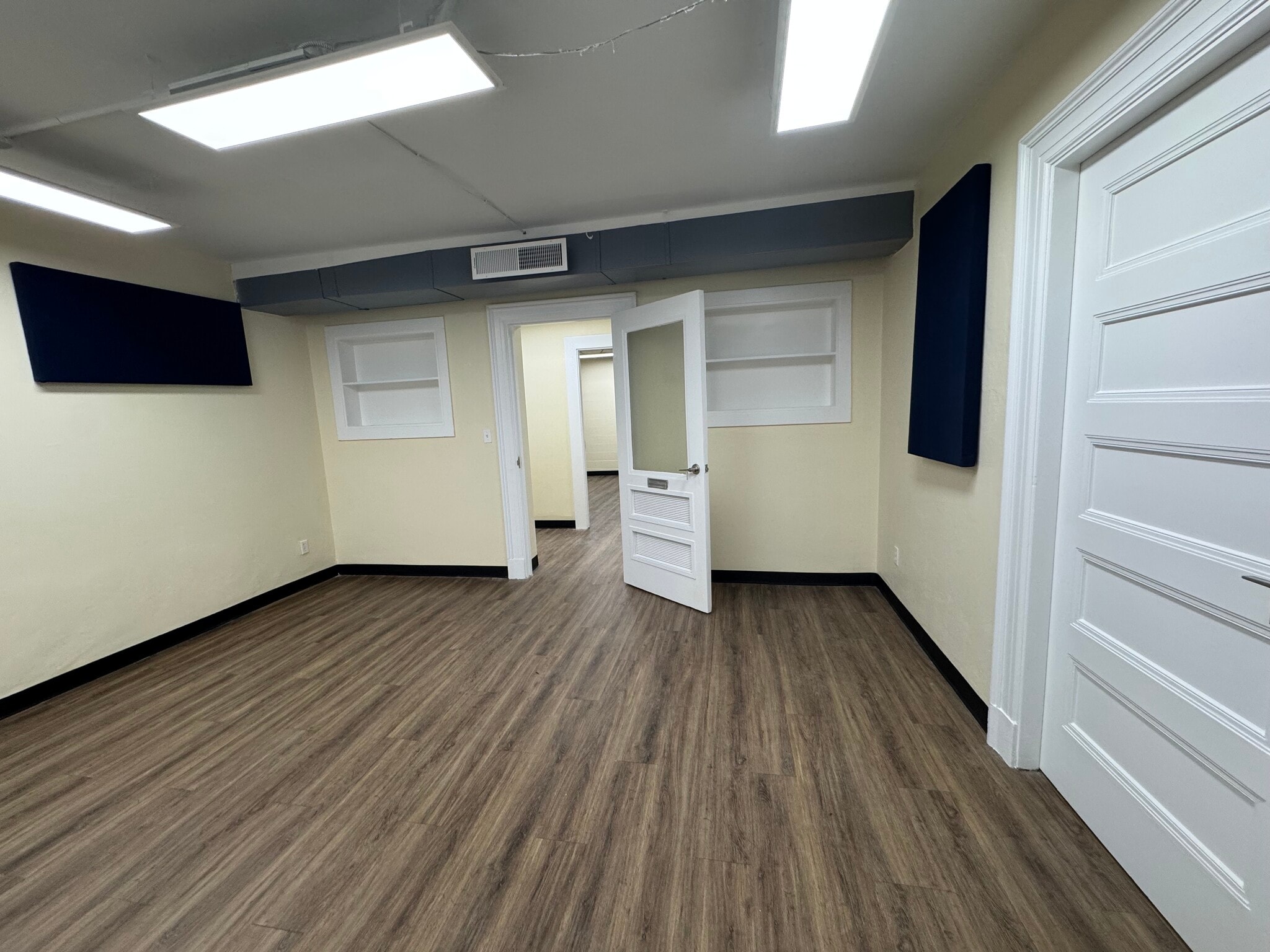221 E Van Buren Ave, Harlingen, TX à louer Photo intérieure– Image 1 sur 4